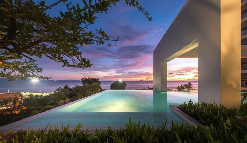 Aeras - The Ultimate Beachfront Experience Bãi biển Jomtien Ngoại thất bức ảnh