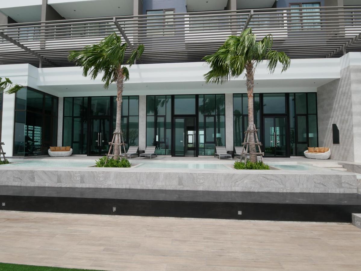 Aeras - The Ultimate Beachfront Experience Bãi biển Jomtien Ngoại thất bức ảnh